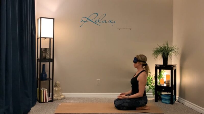 What is Blindfold Yoga and how to practice it?